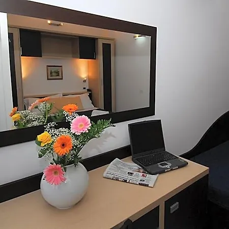 Ambasciata Hotel 3*