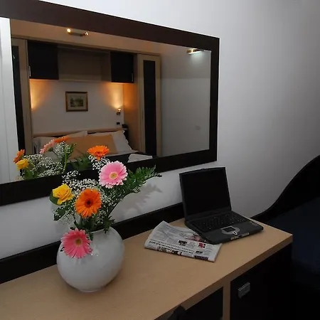 Hotel Ambasciata 3*